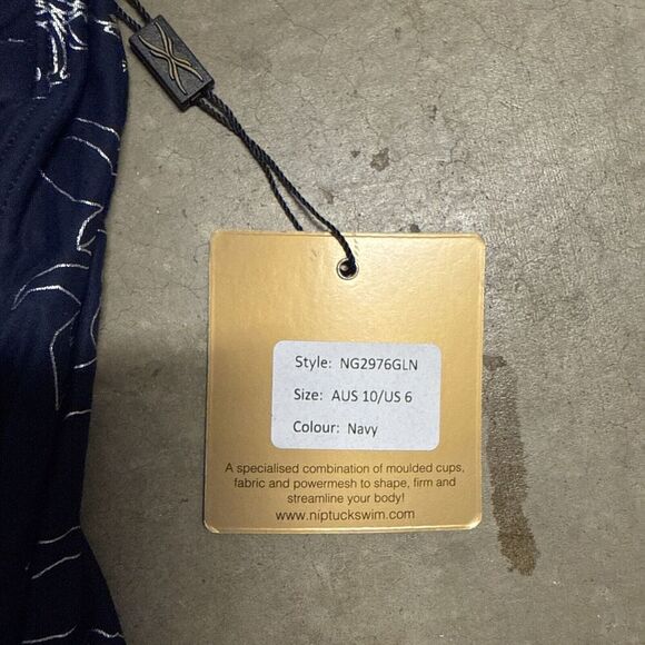 NWT NIPTUCK One-Piece Swimsuit Womens 6 Tummy Control Garden Line Floral Print - Picture 4 of 13